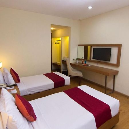 Hotel Montana Malang Esterno foto