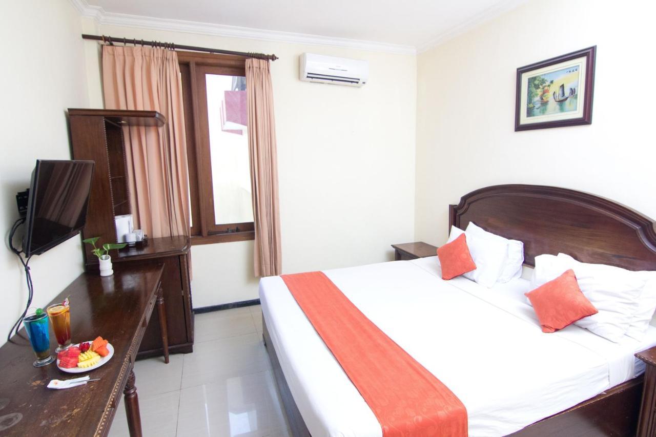 Hotel Montana Malang Esterno foto