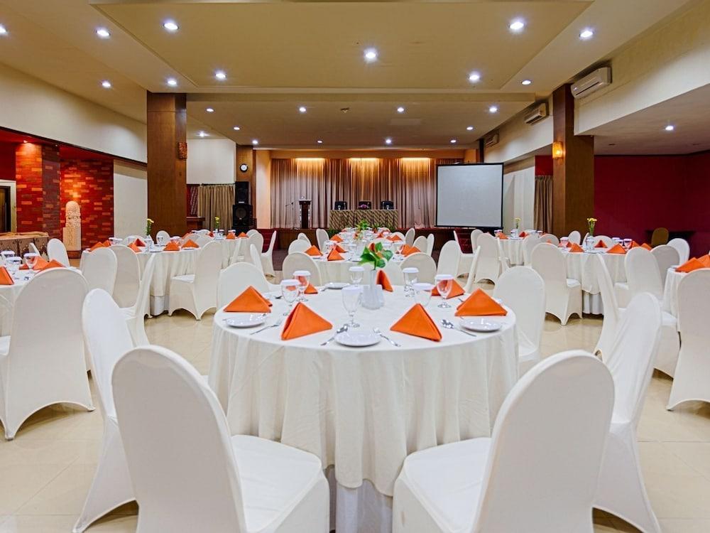 Hotel Montana Malang Esterno foto