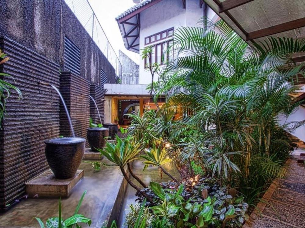 Hotel Montana Malang Esterno foto