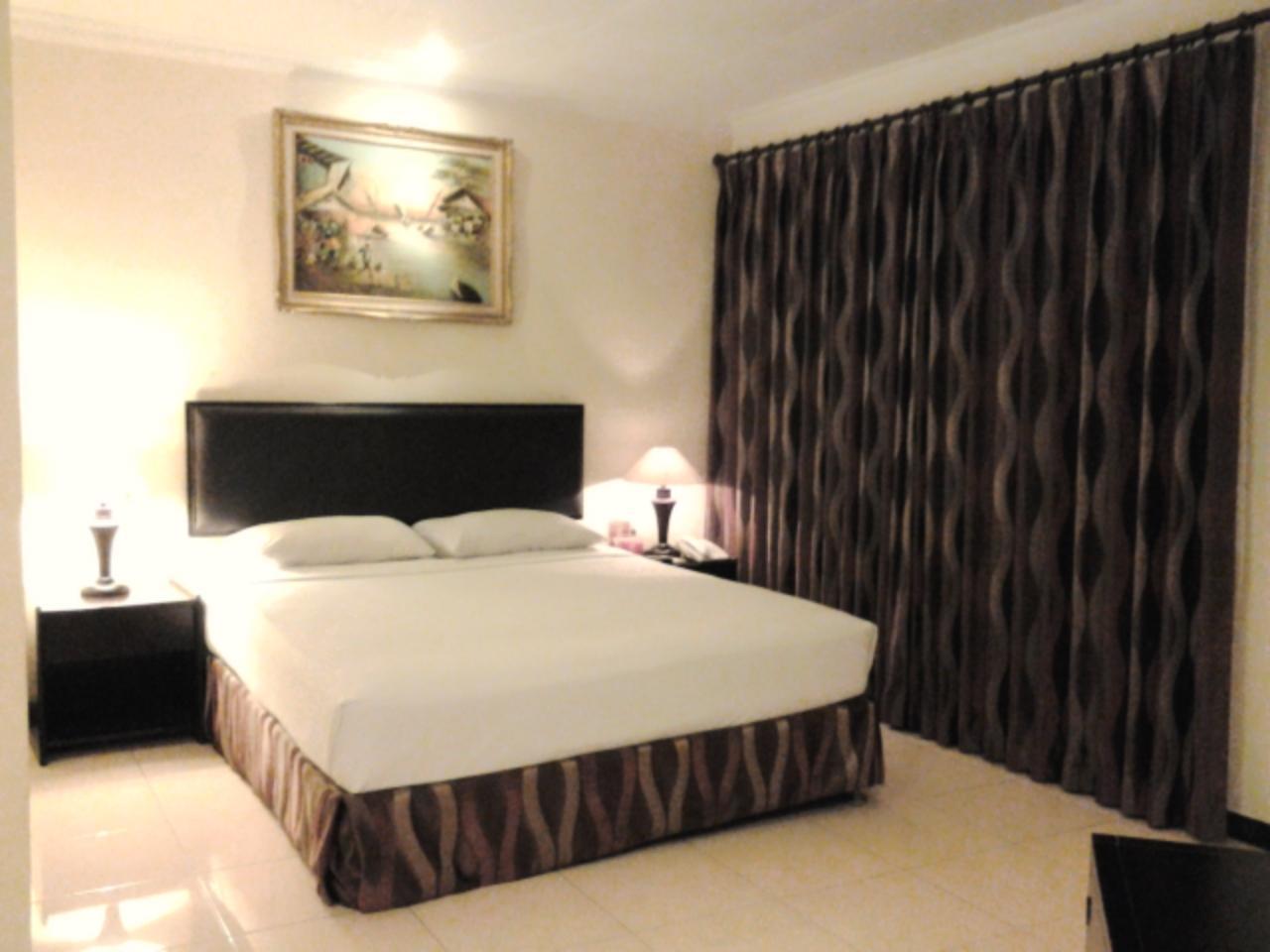 Hotel Montana Malang Esterno foto