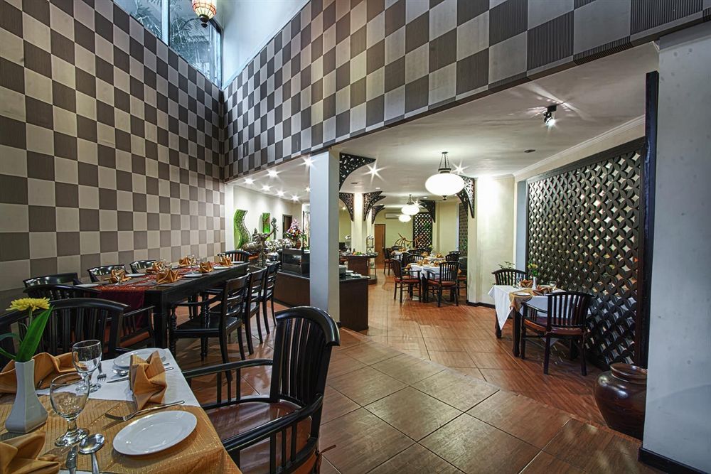 Hotel Montana Malang Esterno foto