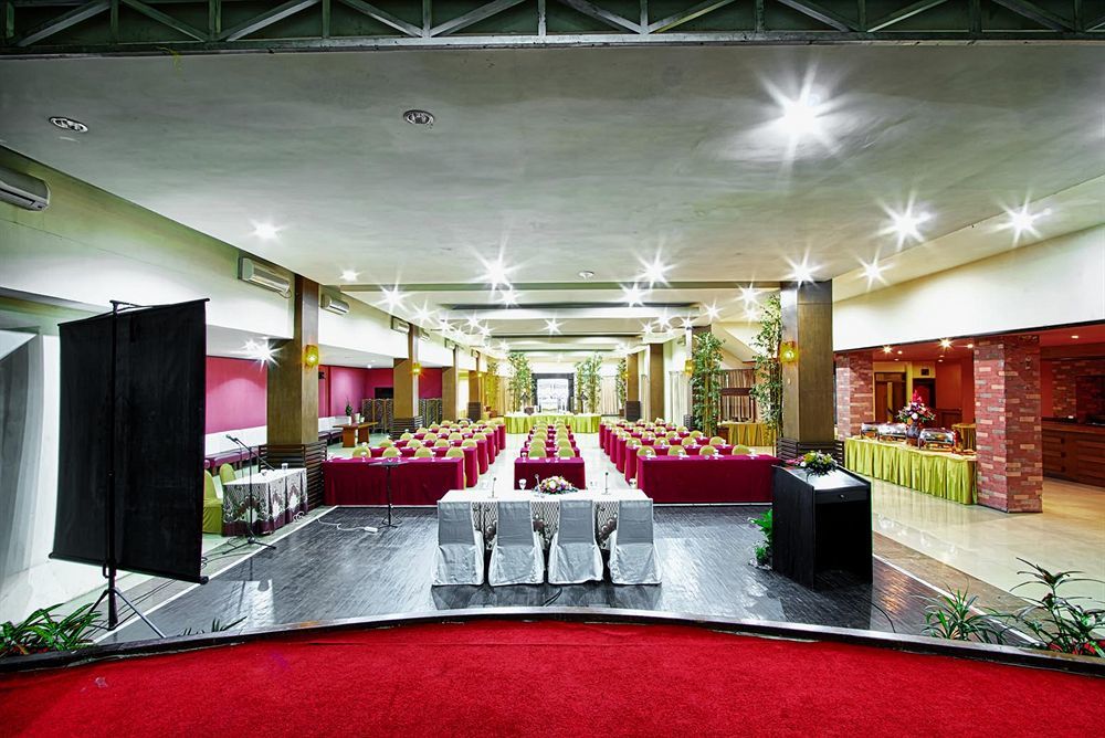 Hotel Montana Malang Esterno foto