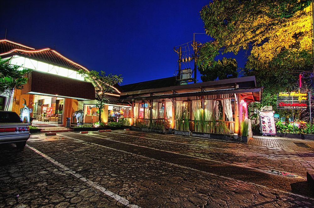 Hotel Montana Malang Esterno foto