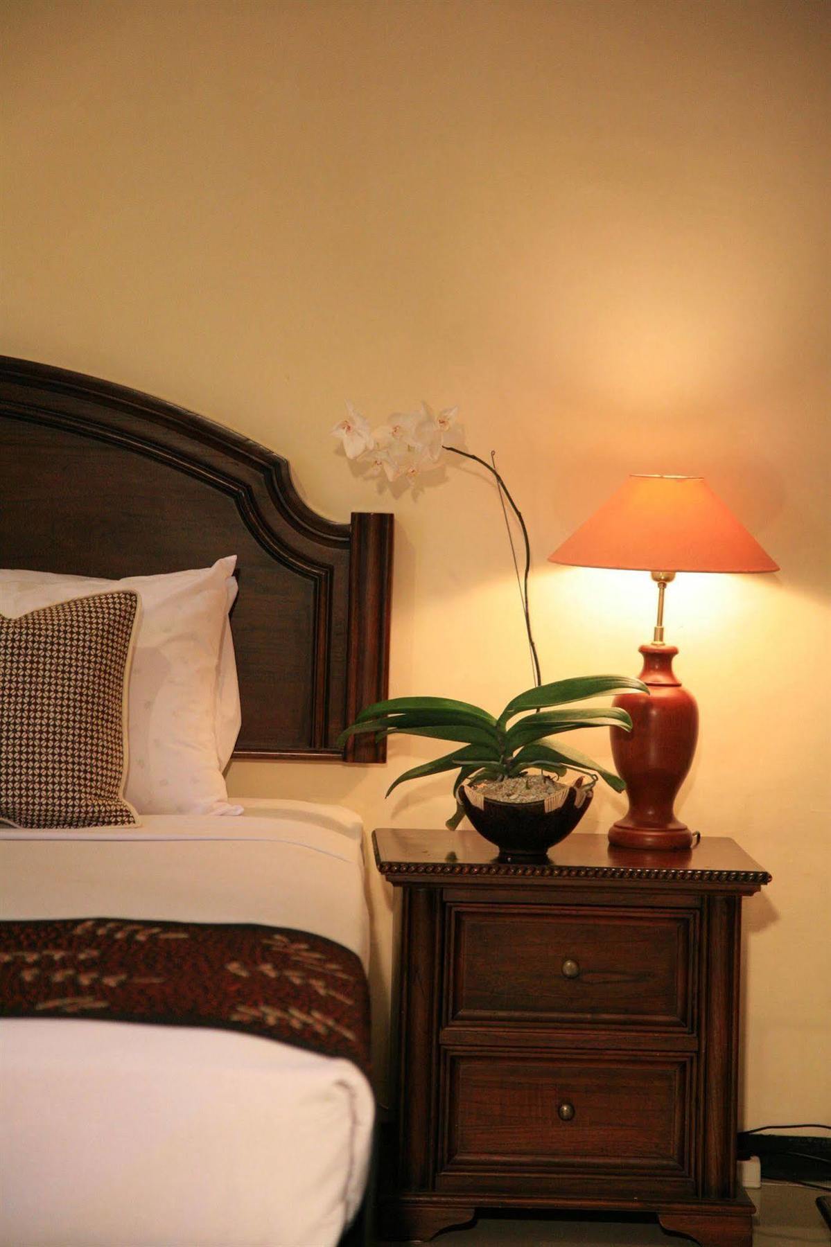 Hotel Montana Malang Esterno foto