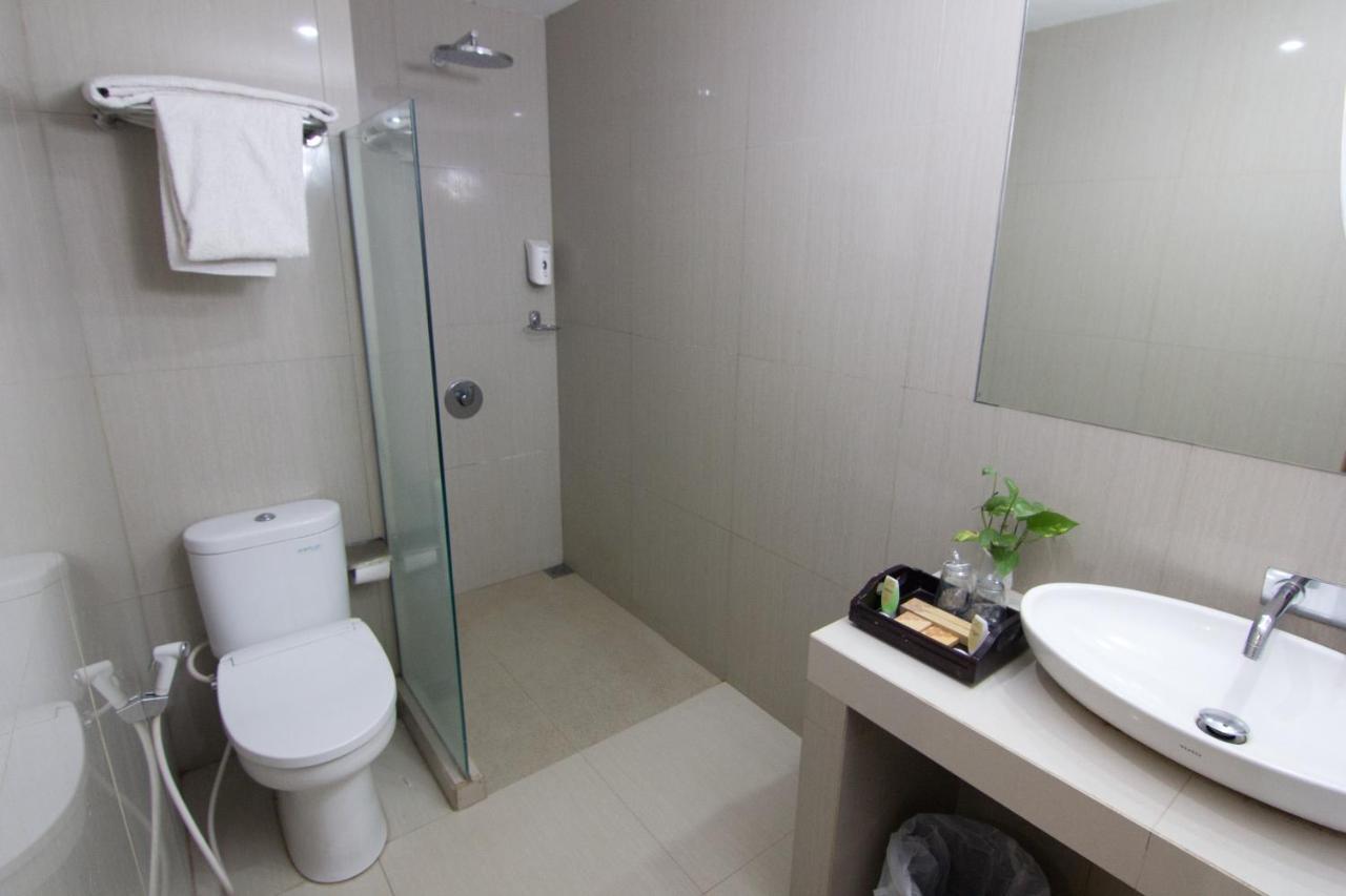 Hotel Montana Malang Esterno foto